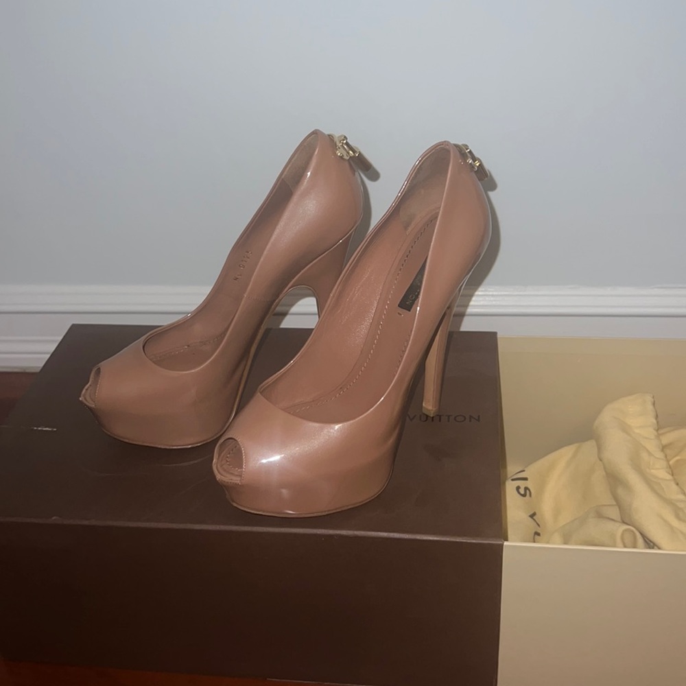 Louis Vuitton oh really pump